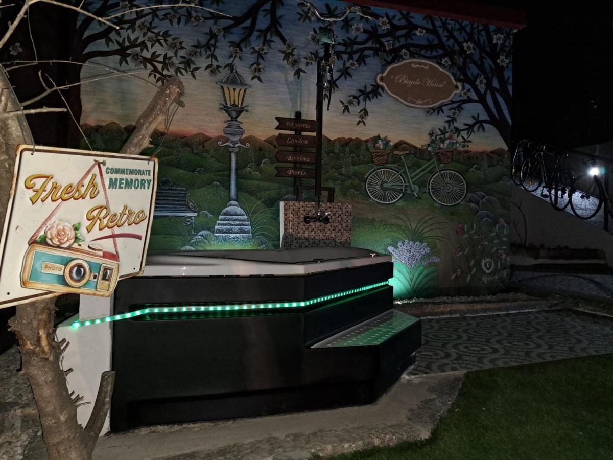 Bicycle House Villa เฟลเกรัช ภายนอก รูปภาพ