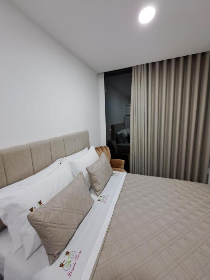 Bicycle House Villa เฟลเกรัช ภายนอก รูปภาพ