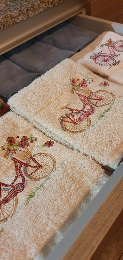 Bicycle House Villa เฟลเกรัช ภายนอก รูปภาพ